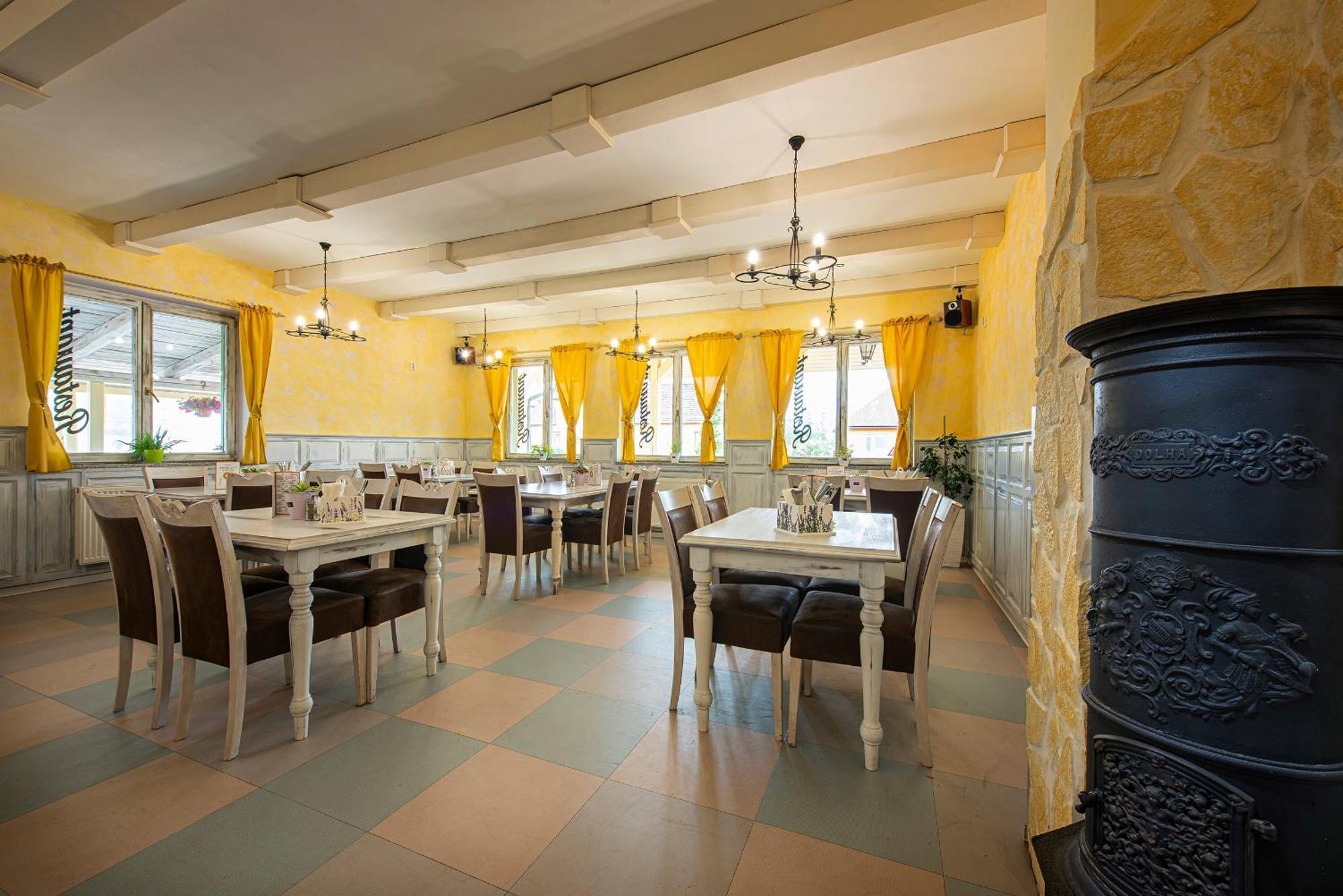 במוטל פופראד Penzion A Restauracia Lavender מראה חיצוני תמונה